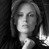 CariDee English