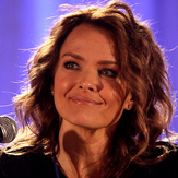 Dina Meyer
