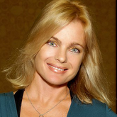 Erika Eleniak
