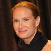 Kelly Lynch