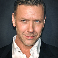 Mikael Persbrandt