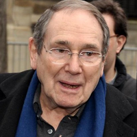 Robert Hossein