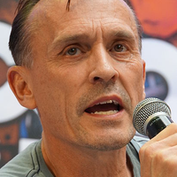 Robert Knepper