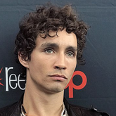 Robert Sheehan