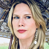 Stephanie March