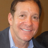 Steve Guttenberg